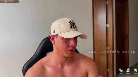 max_valiant1 online show from May 30, 3:21 pm