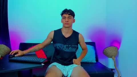 MAX     online show from October 18, 5:28 pm