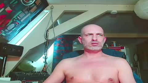 maxhardcore77 online show from March 10, 12:28 pm