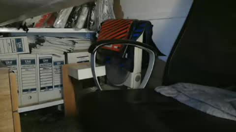 Snapshot of maxhot2556 chatting on January 5, 7:28 am maxhot2556 online show from January 5, 7:28 am