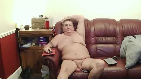 MAX online show from March 30, 10:10 pm