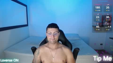 Snapshot of maxi_mux1 chatting on September 13, 3:42 am MAXI      online show from September 13, 3:42 am
