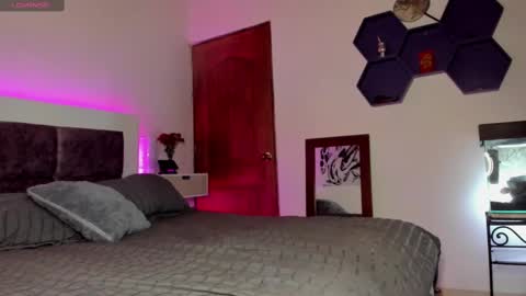 Max online show from February 23, 11:58 pm