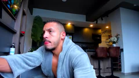 maximo_and_marcelo online show from February 24, 12:08 pm