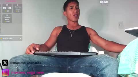 Maximo Aron Vega online show from October 13, 8:22 pm