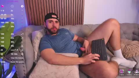 Maximo Wolf online show from April 22, 2:52 am