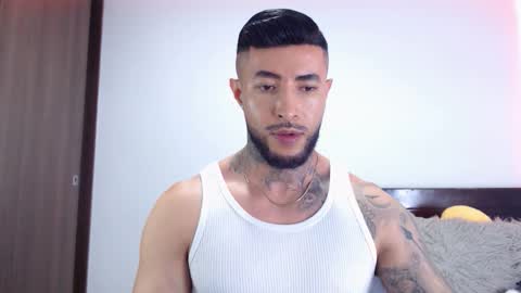 Independent Model online show from December 19, 2:18 am