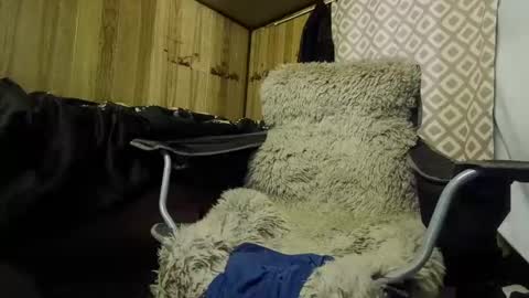 Max online show from March 1, 12:01 pm