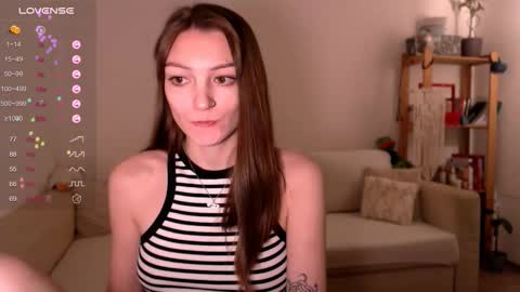 Maxine online show from November 20, 1:42 pm