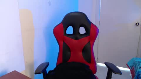 maxinesex_ online show from April 18, 3:14 pm