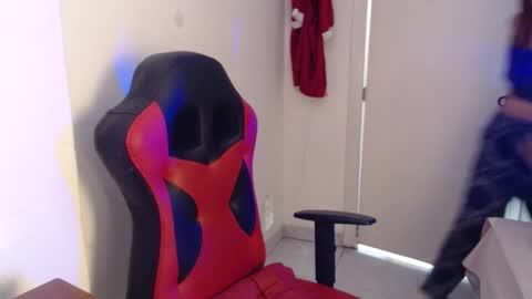 maxinesex_ online show from May 11, 4:26 pm