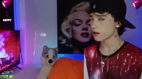 Max online show from February 4, 5:10 am