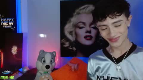 Max online show from January 2, 10:55 pm