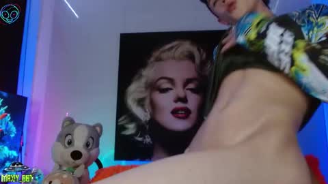 Max online show from February 26, 7:42 pm