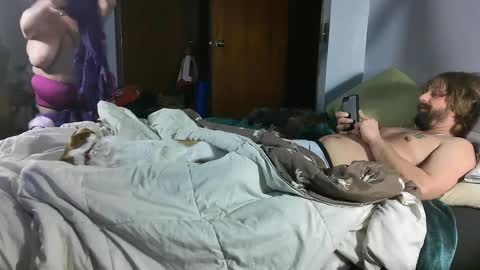 Max online show from February 3, 4:04 am
