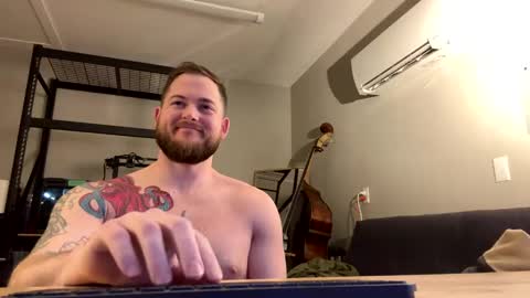 Max online show from January 28, 11:28 pm