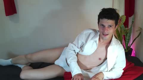 Max online show from February 1, 3:30 am