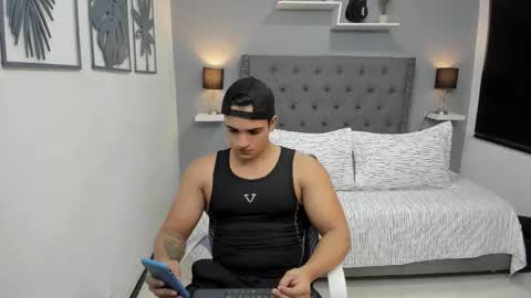  MAXXIMO STRONG online show from December 21, 7:53 pm