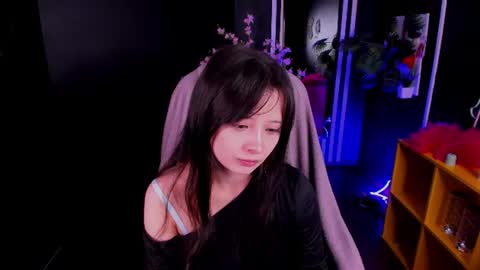 may_lings online show from July 11, 10:51 am