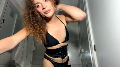 Snapshot of maya632713 chatting on October 26, 7:57 pm Maya transgirl online show from October 26, 7:57 pm