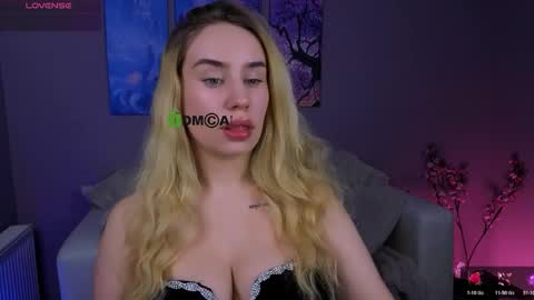 Maya online show from January 16, 8:40 pm