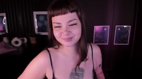 Woman online show from November 5, 2:41 pm