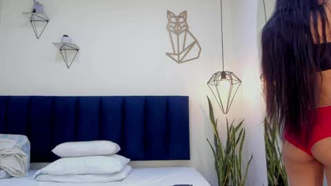 mayaevansmg online show from April 21, 12:12 pm