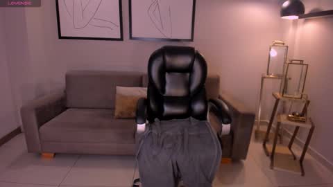 Maya online show from December 16, 5:14 am