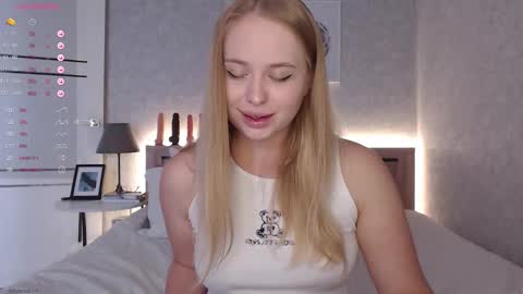 maybebabyx online show from October 9, 6:19 am