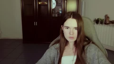 maybloom_ online show from December 5, 9:41 am