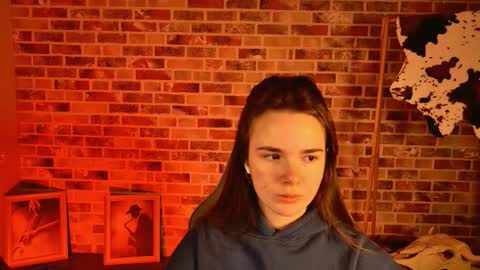 maybloom_ online show from February 24, 6:05 am