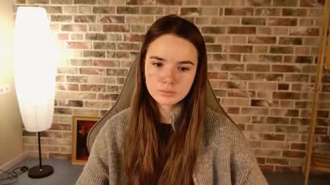 maybloom_ online show from December 19, 5:36 am