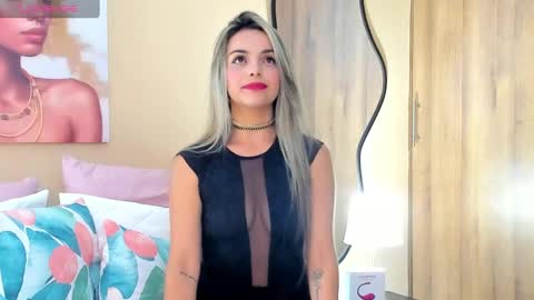 Snapshot of maylinfox chatting on February 20, 2:02 pm MaylinFox online show from February 20, 2:02 pm