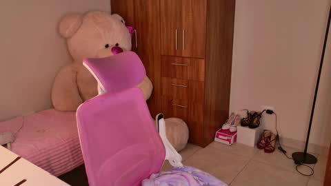 may online show from April 3, 9:22 pm