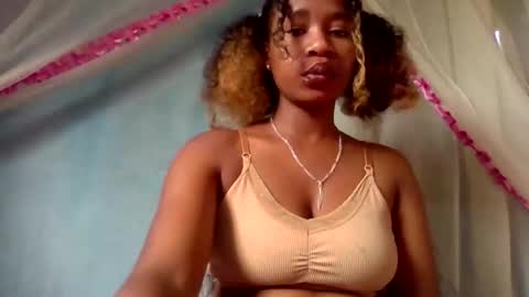 mayrah online show from April 20, 5:54 am