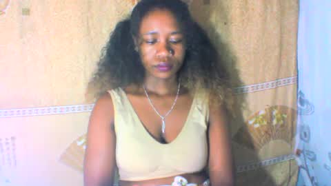 Snapshot of mayrah5 chatting on March 3, 8:38 am mayrah online show from March 3, 8:38 am