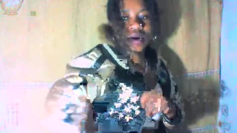 Snapshot of mayrah5 chatting on February 25, 1:00 pm mayrah online show from February 25, 1:00 pm