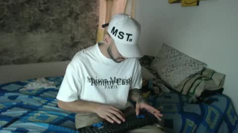 Snapshot of maythedesirelive chatting on December 25, 8:50 pm thonny online show from December 25, 8:50 pm