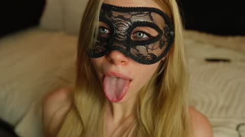 Anna       IG mbca anna  online show from January 30, 1:33 am