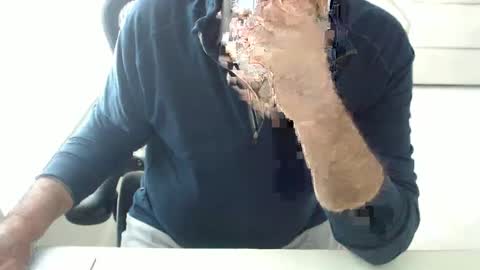 Snapshot of mbeastie chatting on January 10, 6:28 pm Beastie online show from January 10, 6:28 pm