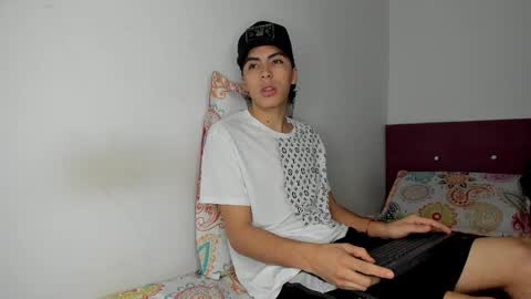 mcloviin_ online show from February 10, 7:55 am