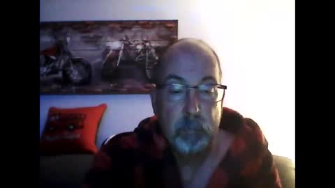 Snapshot of meathome3 chatting on October 21, 10:09 am me at home online show from October 21, 10:09 am