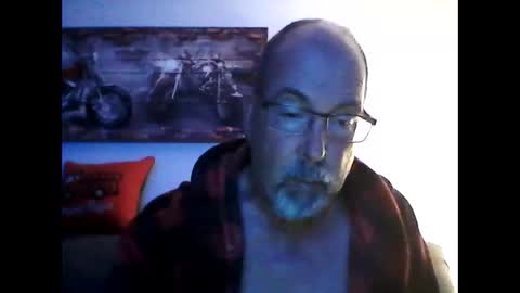 Snapshot of meathome3 chatting on October 22, 10:18 am me at home online show from October 22, 10:18 am