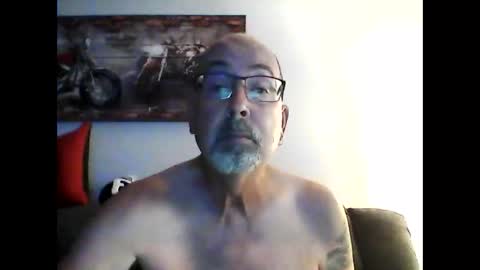 Snapshot of meathome3 chatting on October 4, 11:30 am me at home online show from October 4, 11:30 am