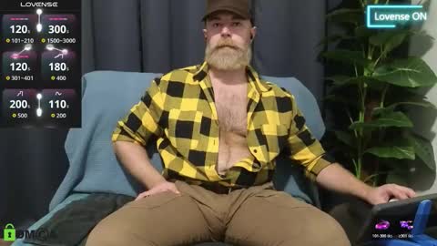 Snapshot of meaty_roll chatting on October 22, 3:10 am Meaty Roll online show from October 22, 3:10 am