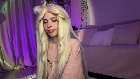 Nicole online show from April 20, 6:22 pm