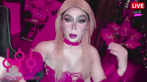 THE QUEEN ALPHA   Queen Medusa Prey online show from April 28, 7:45 am