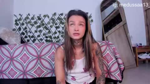 medussa13 online show from January 6, 2:10 pm