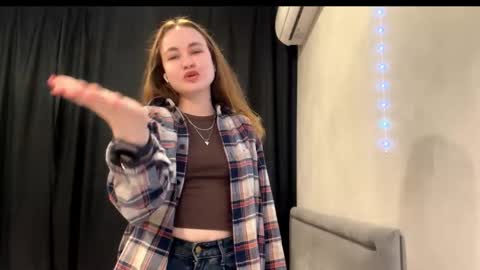 Olivia online show from November 25, 3:11 pm