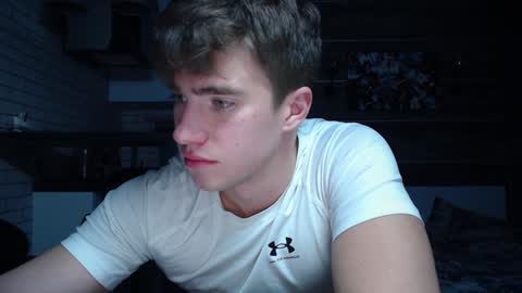 Max online show from December 7, 10:01 pm